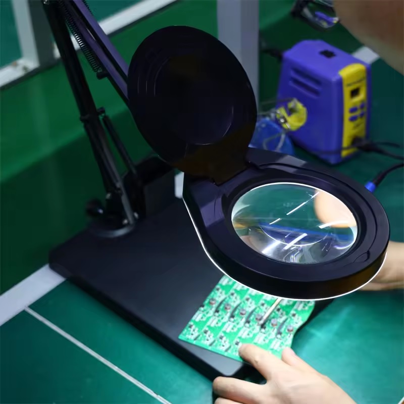Kính lúp để bàn có đèn TERINO DE-78B/5X (phóng đại 5X, Led, màu đen) - Hàng chính hãng